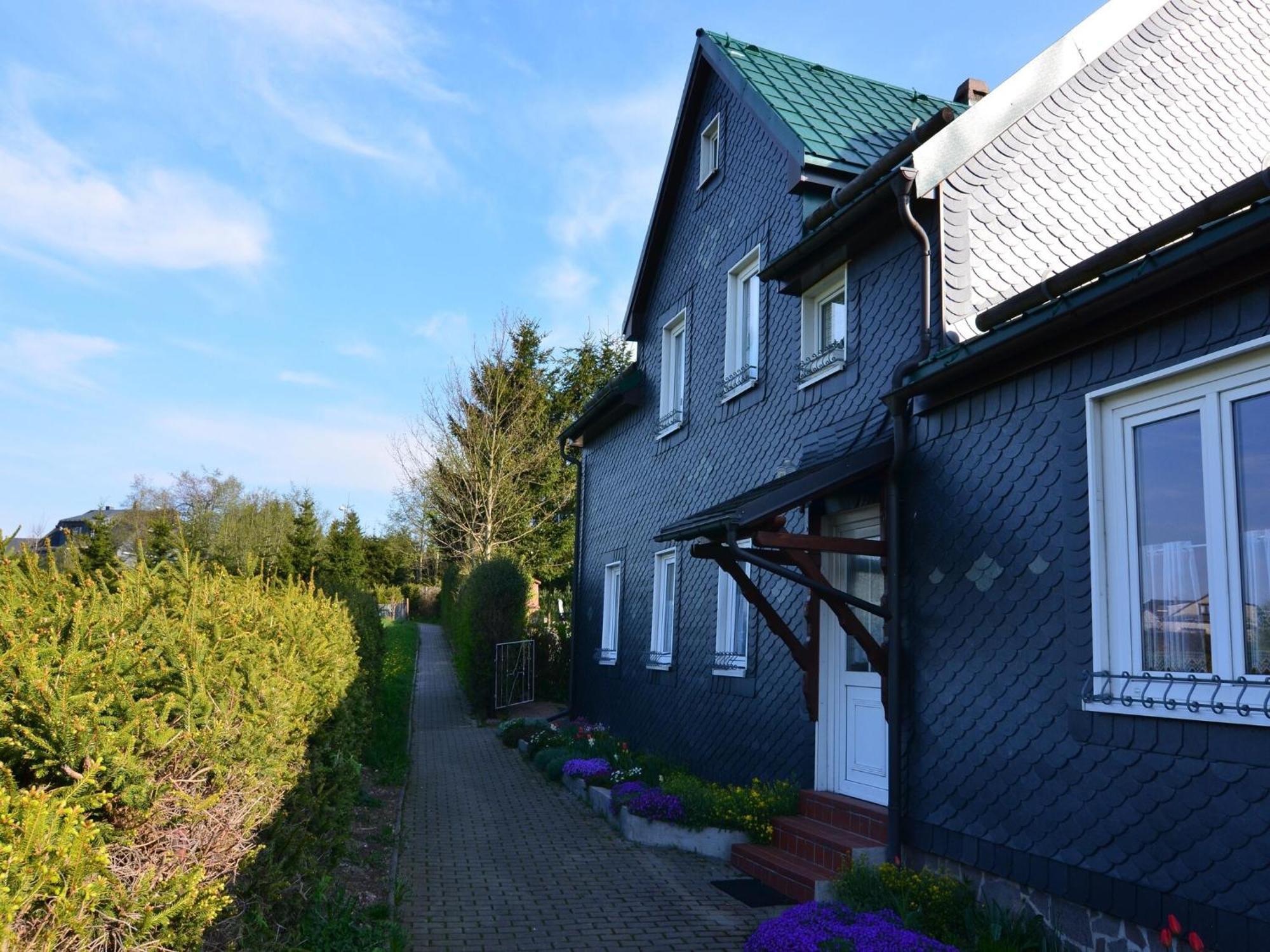 Holiday Home In Neustadt Am Rennsteig With Pond المظهر الخارجي الصورة